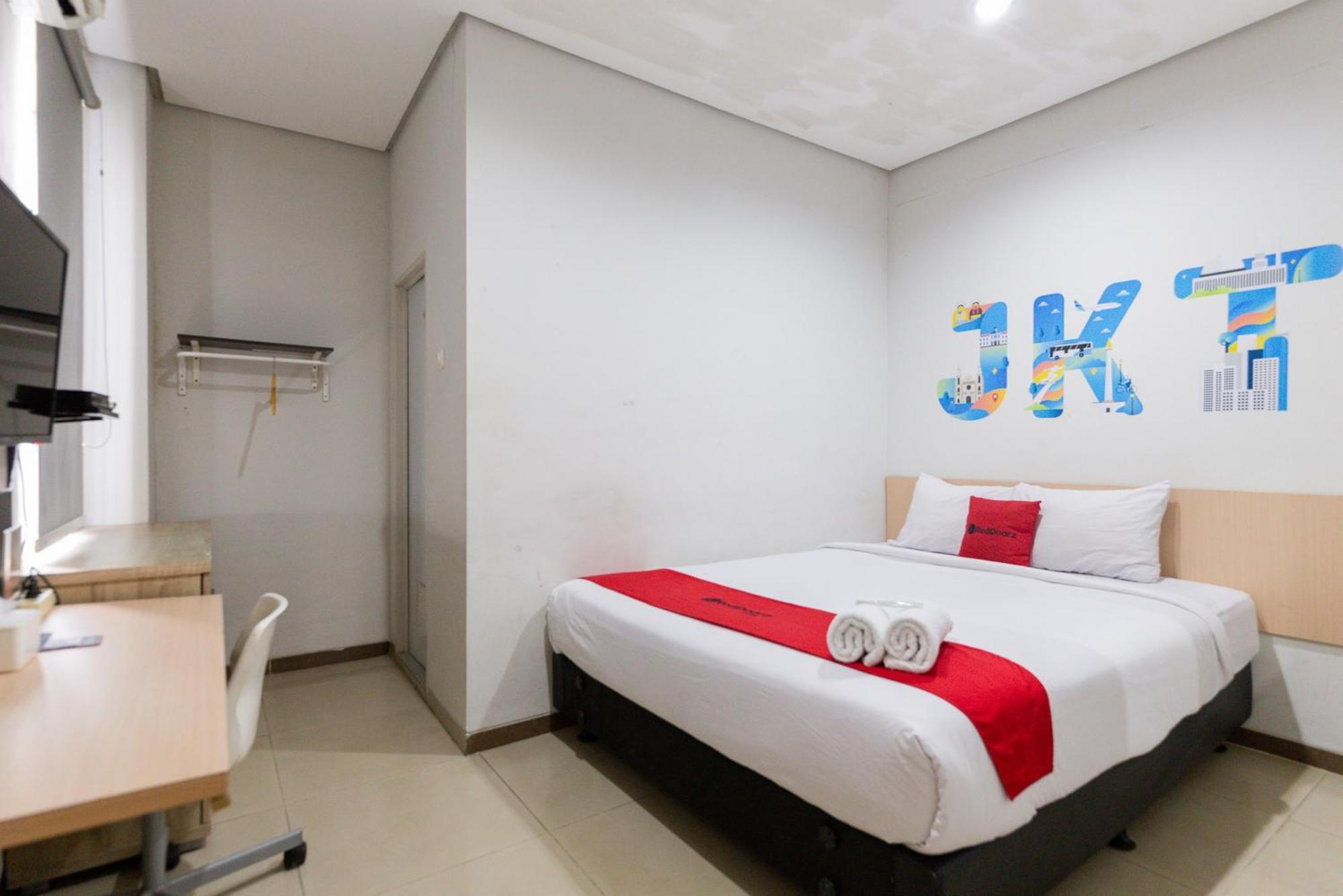 Reddoorz Plus Syariah Near Mall Pondok Indah Jakarta Buitenkant foto
