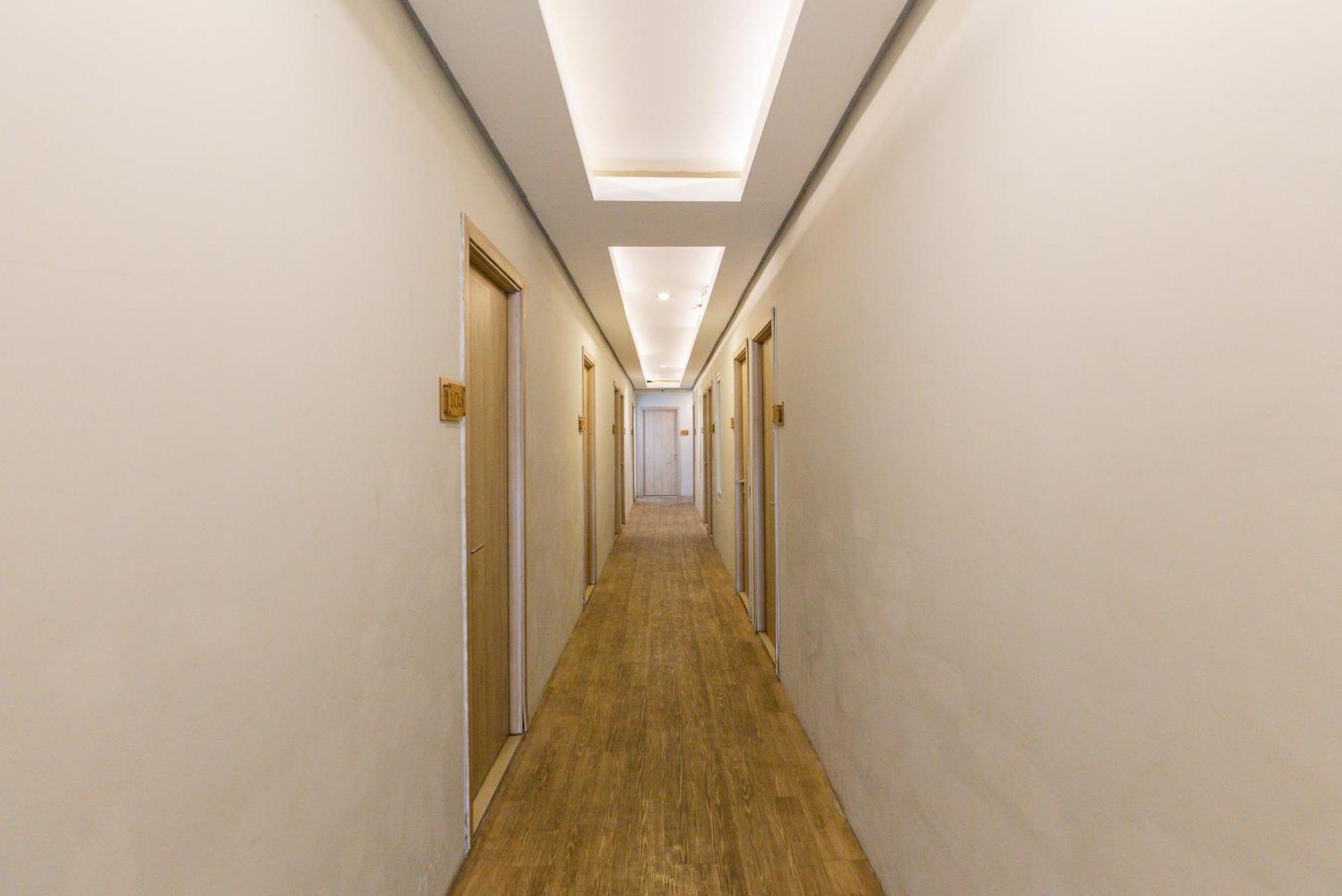 Reddoorz Plus Syariah Near Mall Pondok Indah Jakarta Buitenkant foto
