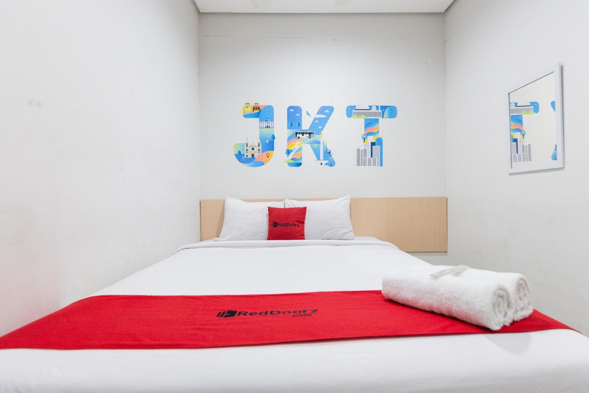 Reddoorz Plus Syariah Near Mall Pondok Indah Jakarta Buitenkant foto