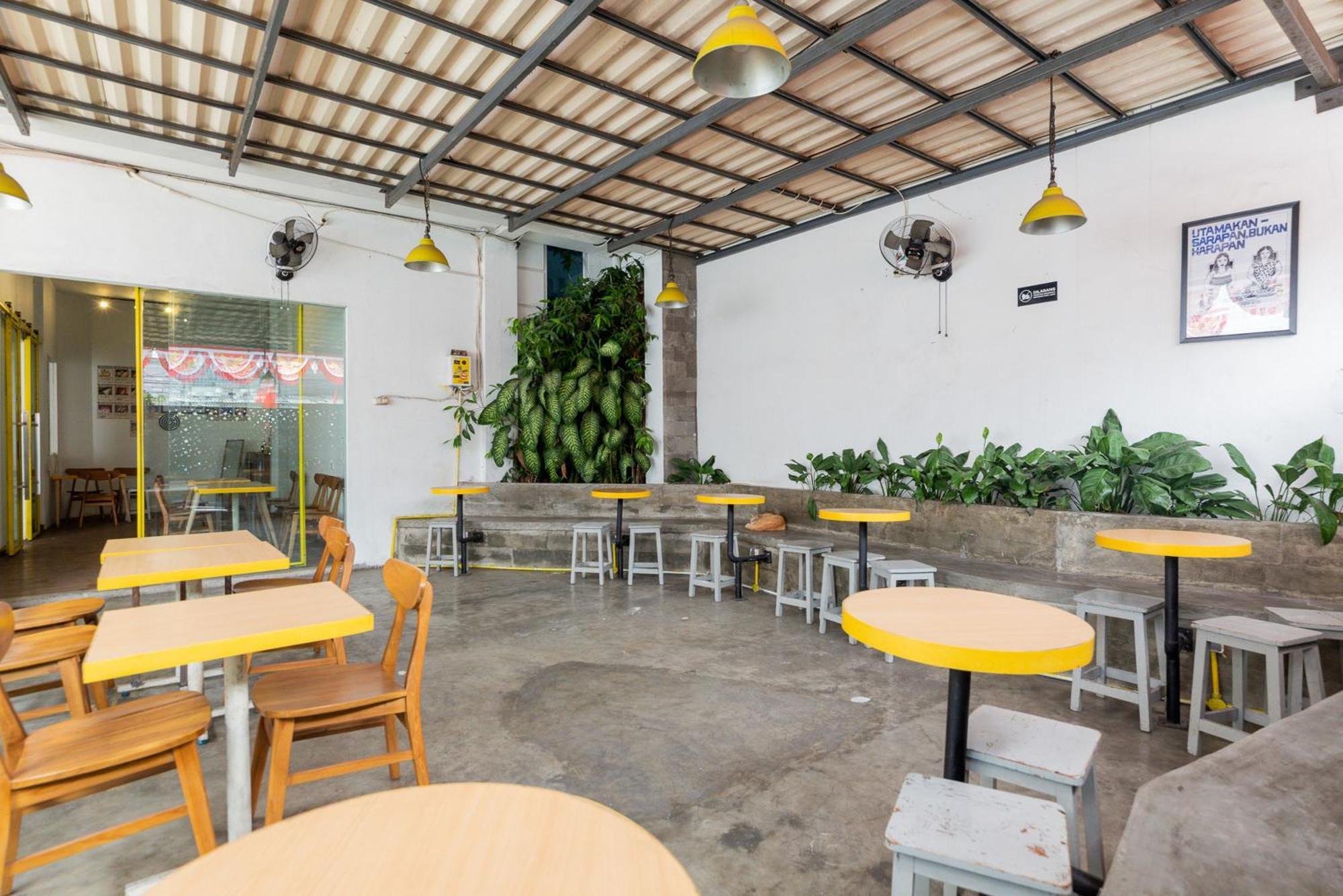 Reddoorz Plus Syariah Near Mall Pondok Indah Jakarta Buitenkant foto