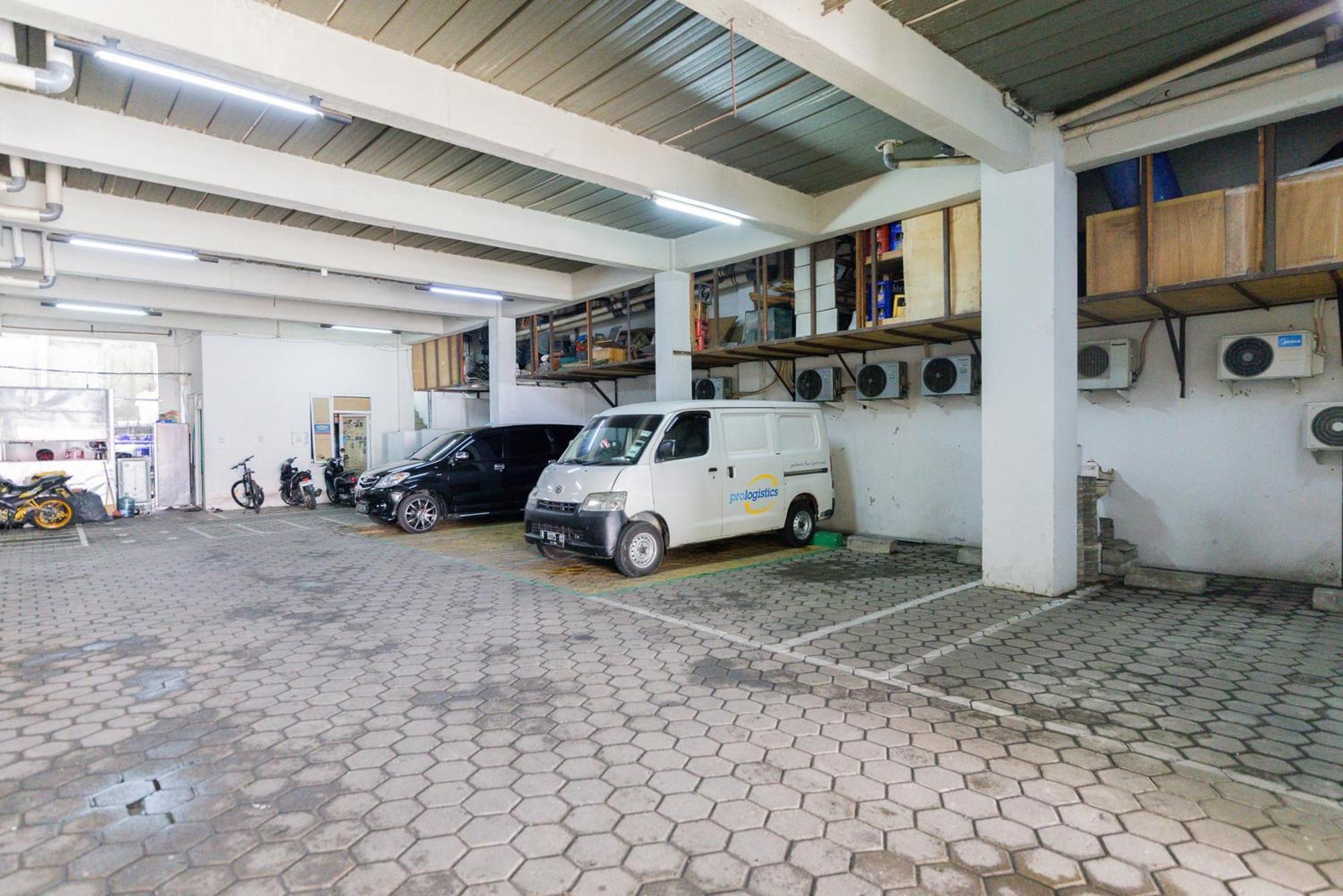 Reddoorz Plus Syariah Near Mall Pondok Indah Jakarta Buitenkant foto