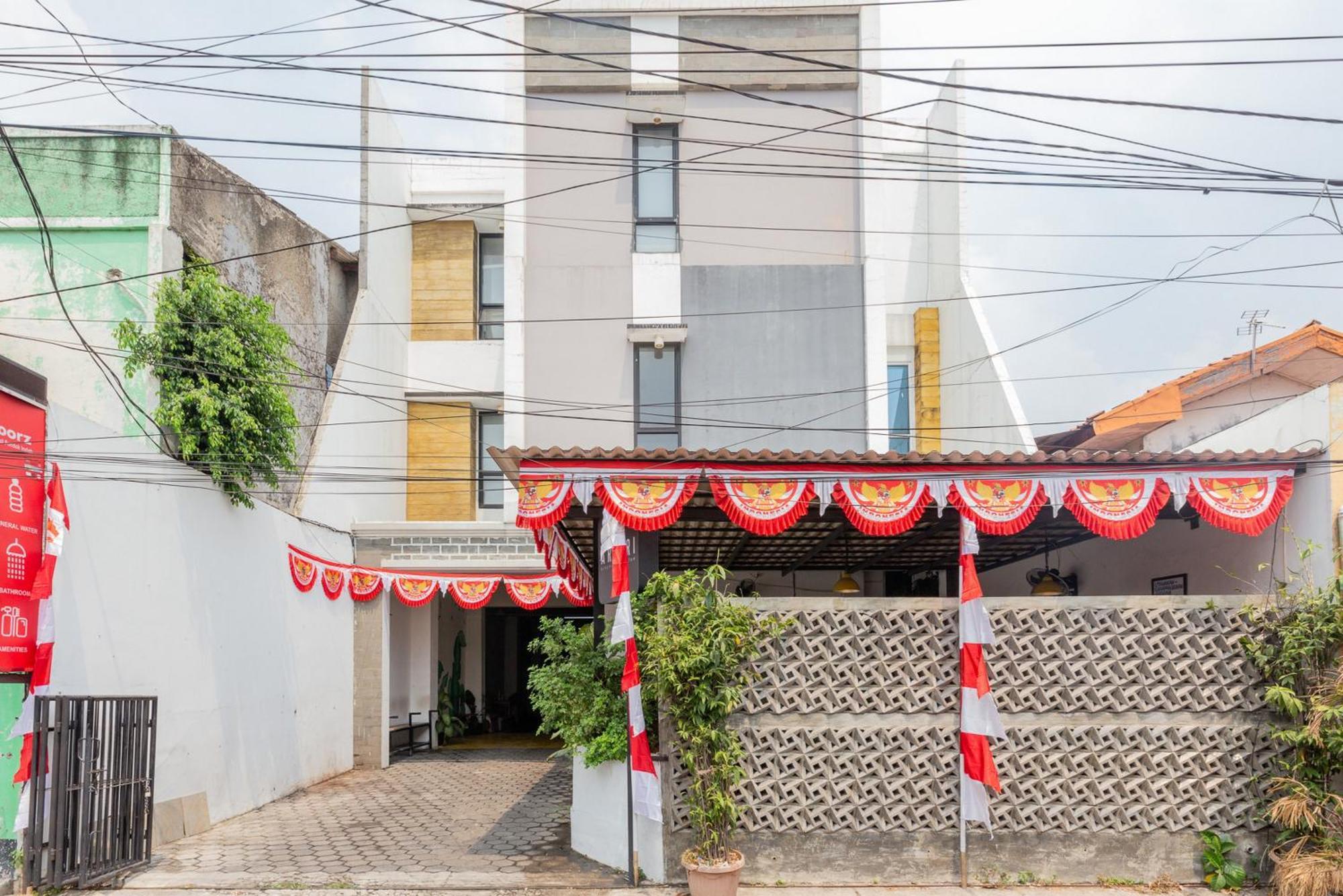 Reddoorz Plus Syariah Near Mall Pondok Indah Jakarta Buitenkant foto